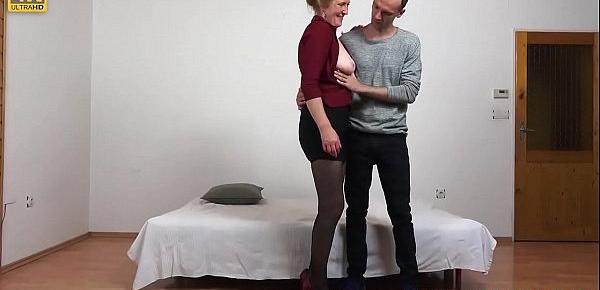Young Boy Gapes Pussy And Anally Fucks A Wet Horny Granny